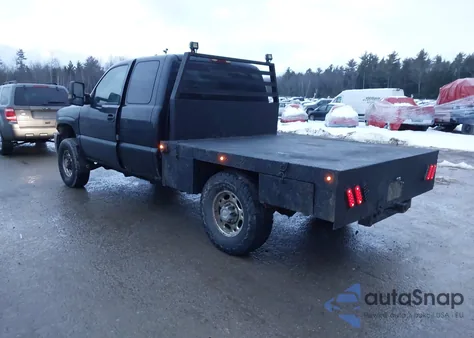 2001 Chevrolet Silverado 2500Hd Ls z USA, uszkodzony, nr VIN 1GCHK29161E335272